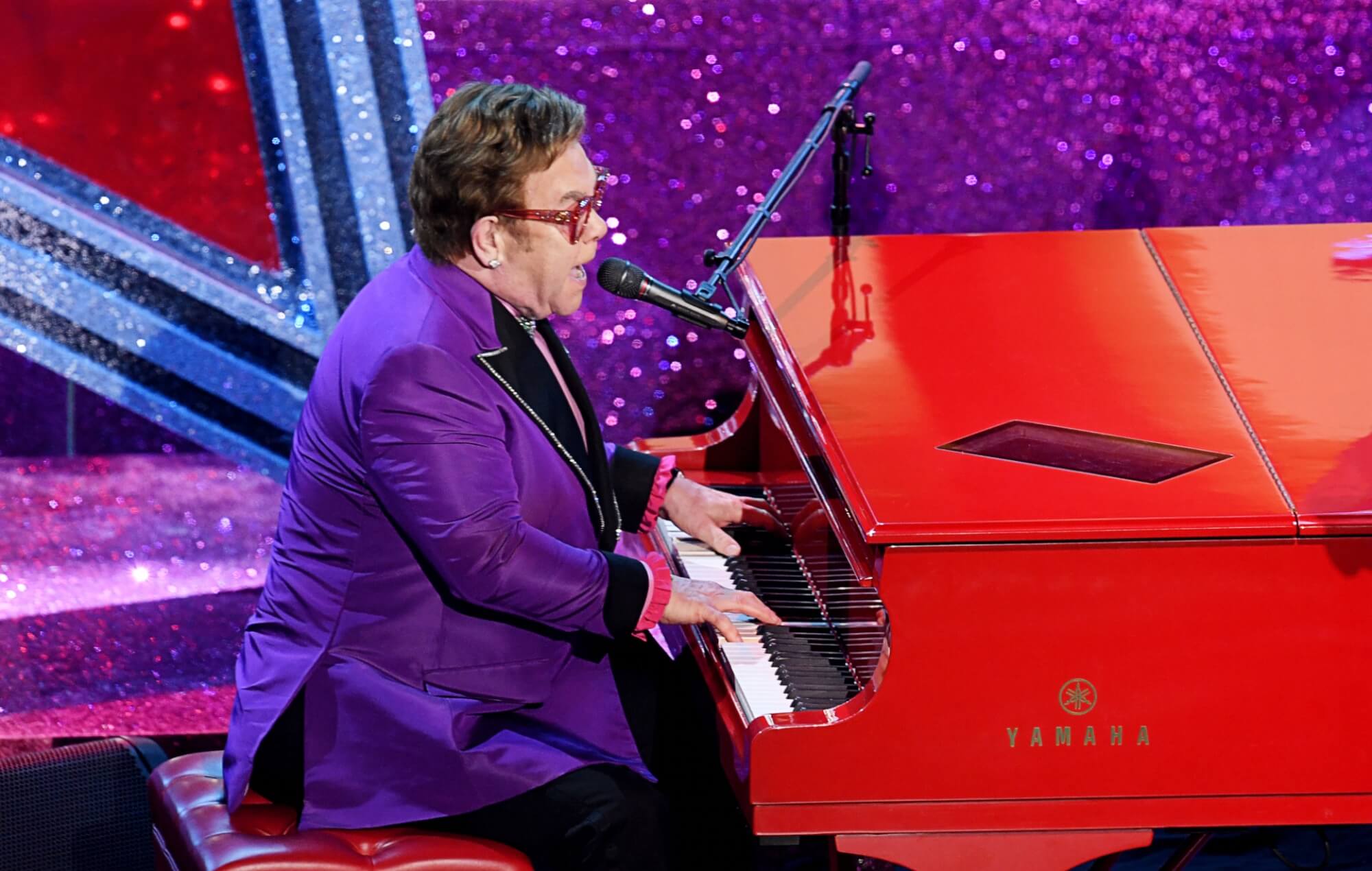 Elton John rumoured to headline Glastonbury as fans notice gap in schedule