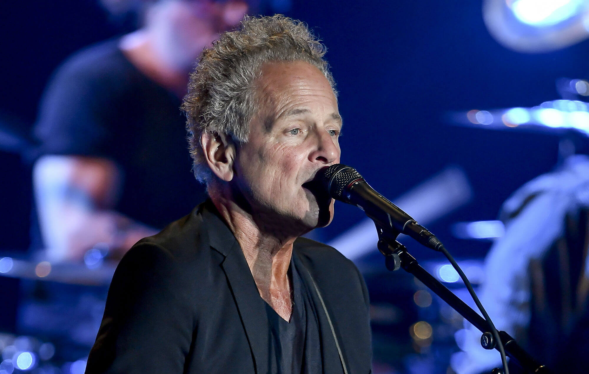 Lindsey Buckingham shares Fleetwood Mac-inspired new song “On The Wrong Side”