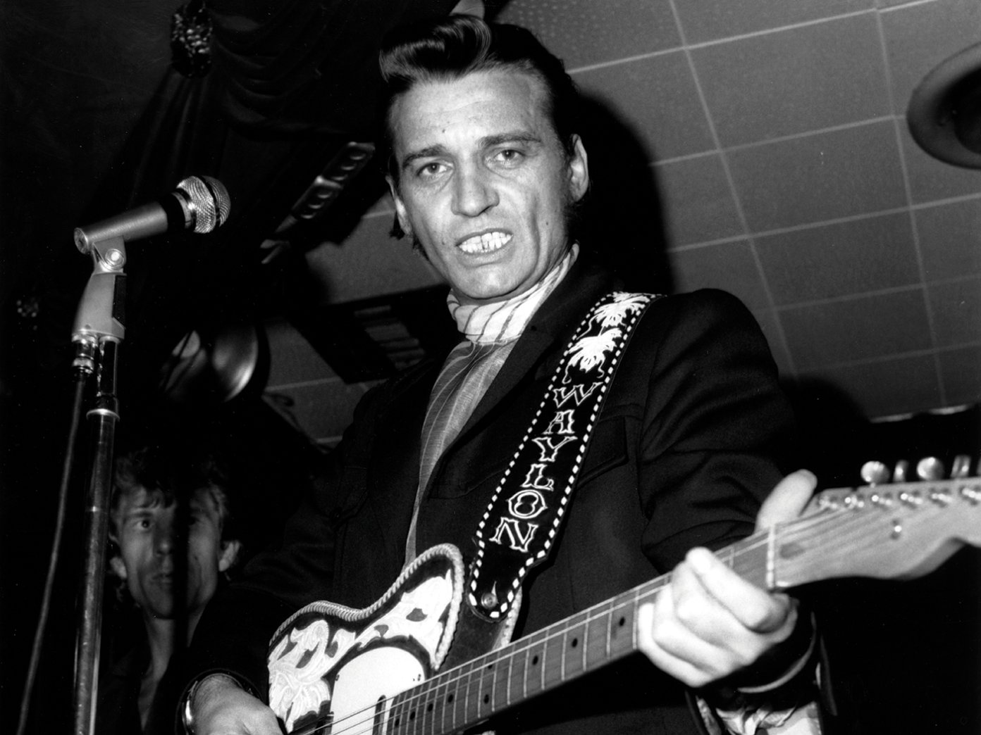 Waylon Jennings Love Of The Common People / Hangin´on / Only The