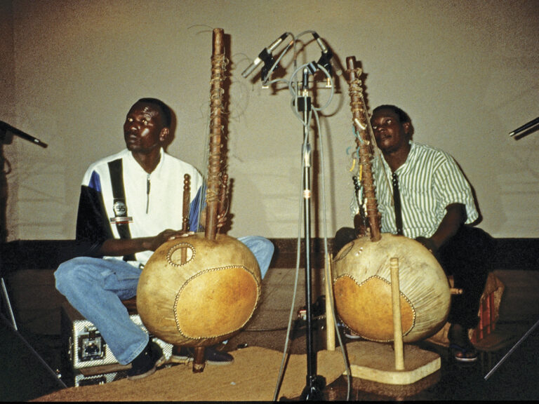 Toumani Diabaté & Ballaké Sissoko – New Ancient Strings (reissue, 1999)