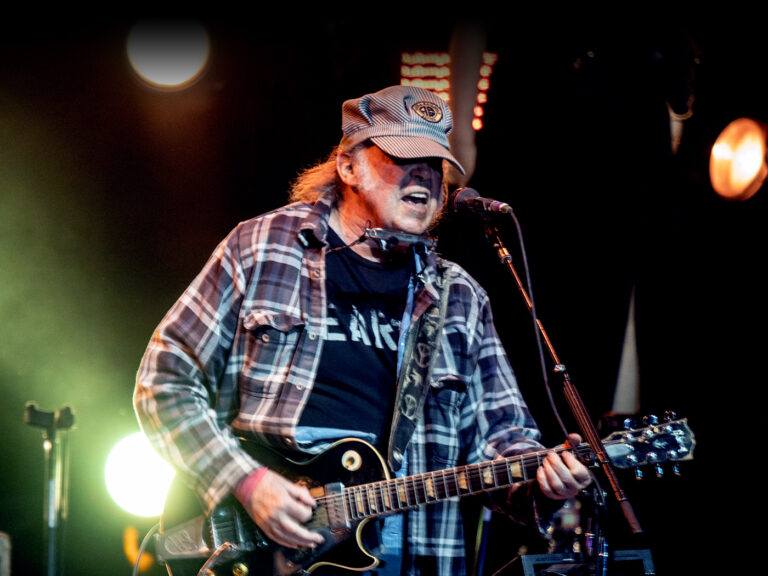 Watch Neil Young & Crazy Horse add missing verse to “Cortez The Killer”