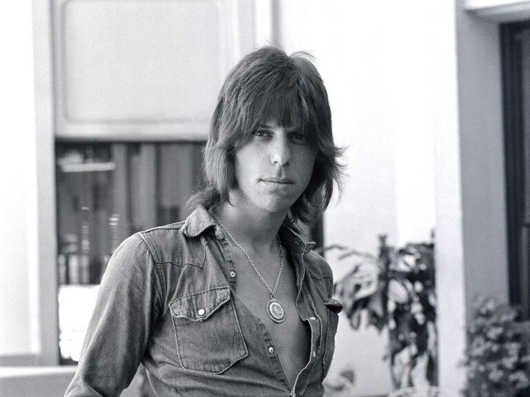 Jeff Beck: “I was a good bowler, but I just wanted to crack a six…”